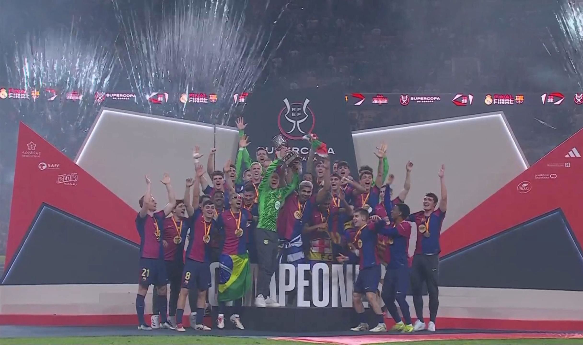 篮球湖人替补球员贡献关键分