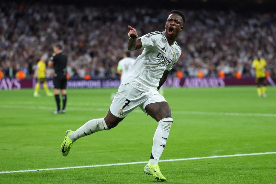 梅西：现代足球的永恒传奇