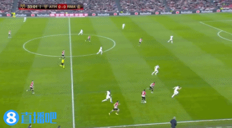 曼联英超15轮4-1胜狼队，近3轮不败，B费2射1传，助球队冲至第六，有望重返欧冠区。