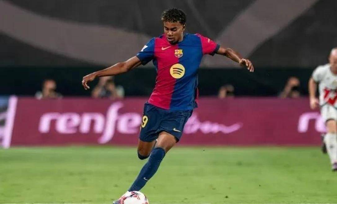 武汉三镇球员邓涵文离队加盟云南玉昆，结束本赛季征程。