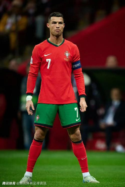 1-2折戟亚平宁！英超11.4亿豪门惨遭逆转跌出前8 各项赛事4场不胜