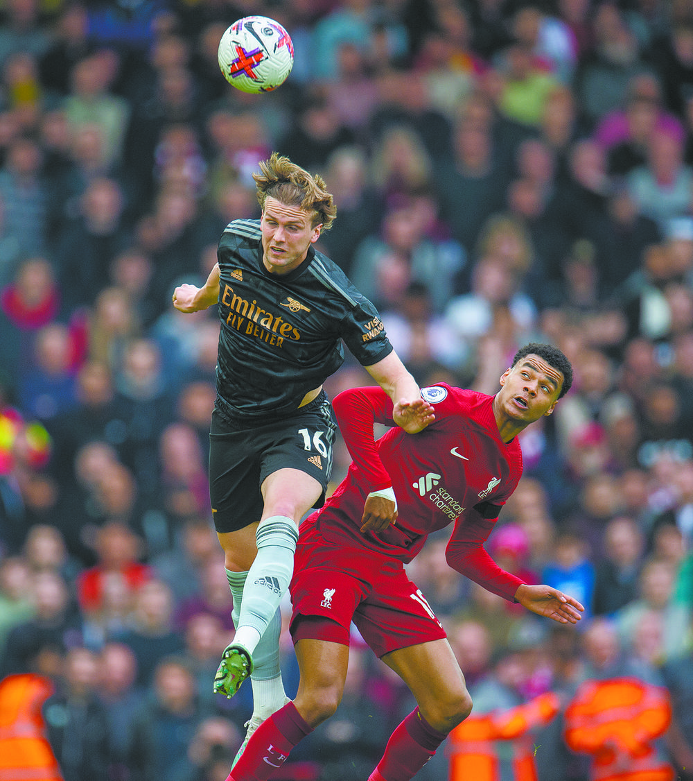 保级之战：格拉尼特·扎卡加盟黑猫！桑德兰中场终获节拍器