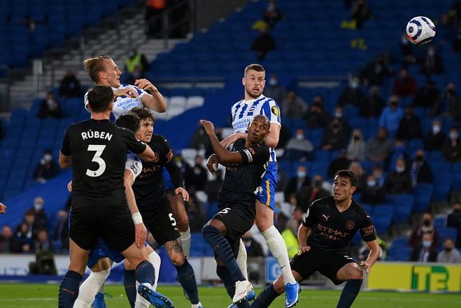 拜仁官方：后卫博埃因病缺席与斯图加特的比赛