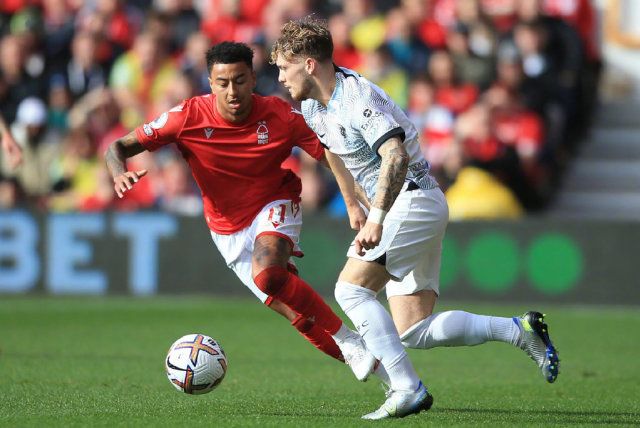 维斯塔潘起步良好暂时领跑，皮亚斯特里过掉诺里斯上至第2